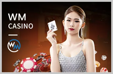 Bàn Poker với chip và bài